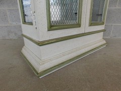Hekman French Country Style Alabaster Lime Green Lighted Curio Cabinet