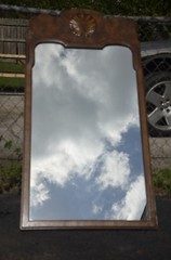 Queen Anne Burl Veneer Mirror by Baker Furniture in Excellent Condition 