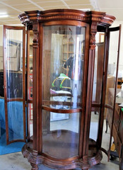 Large Pulaski Curved Glass Curio Cabinet Lighted Antique