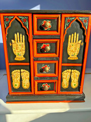 VTG 16″ HAND PAINTED WOOD FOLK ART CABINET INDIA BALI YOGA TANTRIC STORAGE CHEST