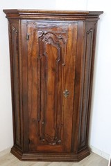 17th Century Italian Louis XIV Pair of Antique Corner Cupboards RESTORED