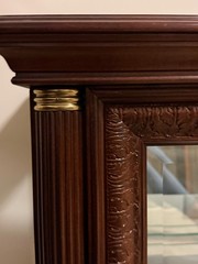 Pulaski Lighted Curio Display Cabinet – Contents Not Included – Excellent Condit