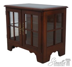 L71370: PENNSYLVANIA HOUSE Cherry Two-Door Glass Top Vitrine Display Table