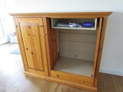 CIRCA 2004 BUCKS COUNTY, PA COUNTRY PINE ENTERTAINMENT CABINET,STEPHEN VON HOHEN