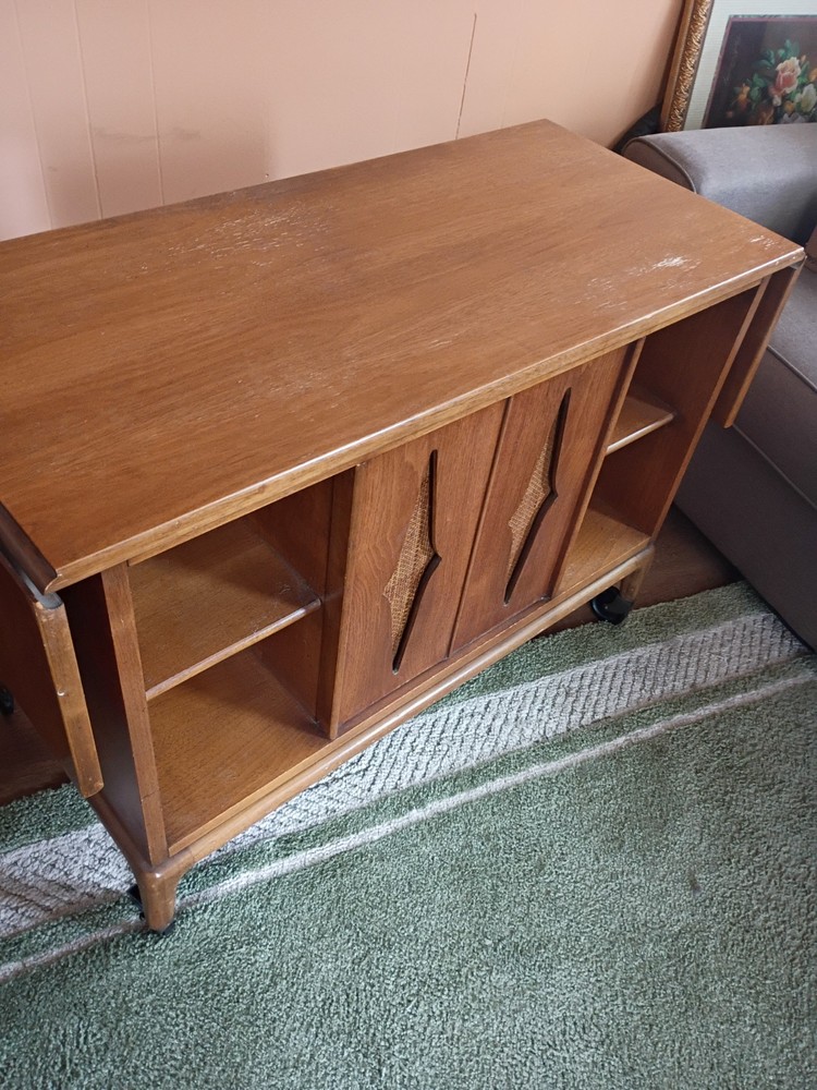 Vintage Cabinet/Console Good condition, Brown