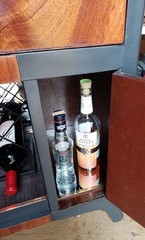 Elegant 1948 Vintage Mid Century Modern RCA Radio/Phono Bar Cabinet Conversion