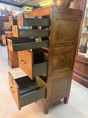 Antique American Quarter-Sawn Oak Globe 8 Drawer File Cabinet Circa 1920