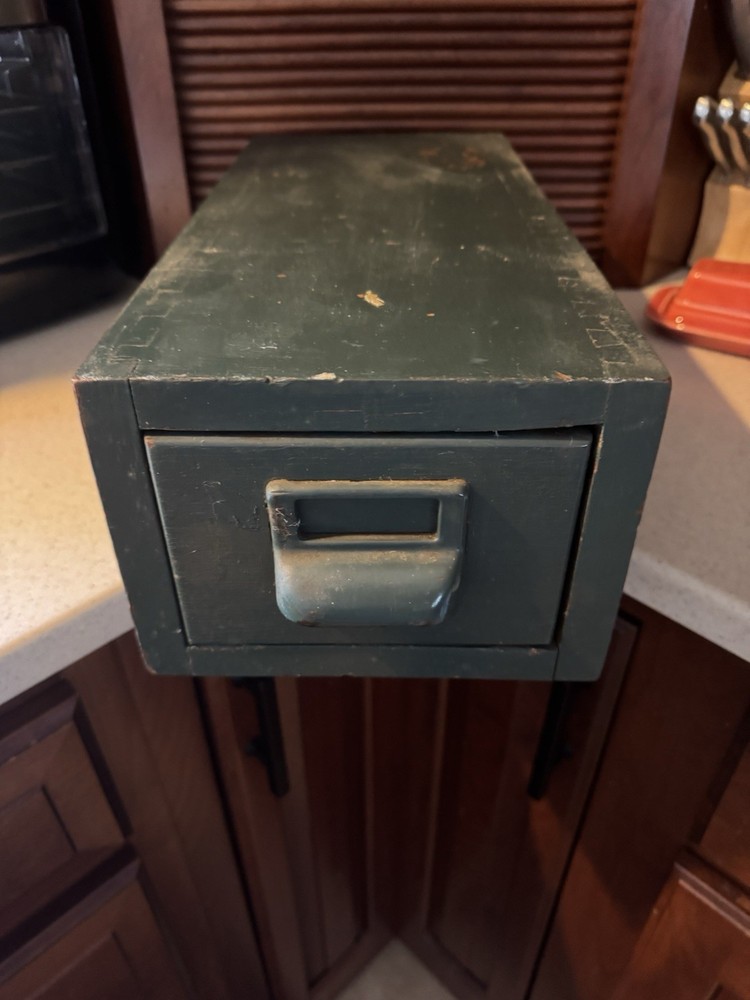 The Globe Wernicke Co. Index Card Cabinet WG-13516 Dovetail Joints
