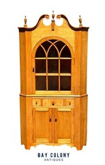 FEDERAL STYLE TIGER MAPLE TWO PIECE CORNER CABINET WITH ARCHED DOOR & BOLD GRAIN