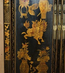 CHINESE EXPORT CHINOISERIE CIRCA 1920 PAINTED LACQUERED WEDDING CABINET WARDROBE