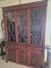 Vintage Mahogany Buffet Hutch Display Cabinet Antique Style Carved Wood Showcase