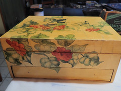 Vintage light beige Lacquer flower vine side drawers 12.5 x 9.5″ x 6″