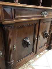 Super Rate/Big/Heavy And Beautiful Antique Red Oak Wooden Loin Heads Cabinet