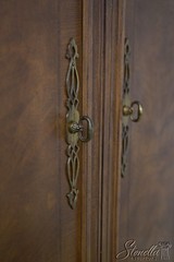 62049: JEFFCO Georgian Style 2 Door Bar Liquor Cabinet