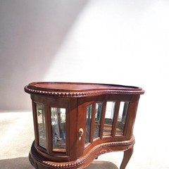 Vtg Bean Shaped Bar Liquor Curio Cabinet Table w Beveled Glass and Butler Tray