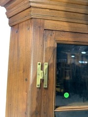 18th-CENTURY WALNUT CORNER CUPBOARD