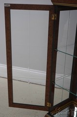 LF71688: Italian 2 Door Etched Glass Decorated Curio Display Cabinet