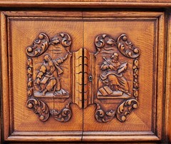 Magnificent 1900s French Quarter Sawn Oak Buffet – Medieval & Scholarly Carvings