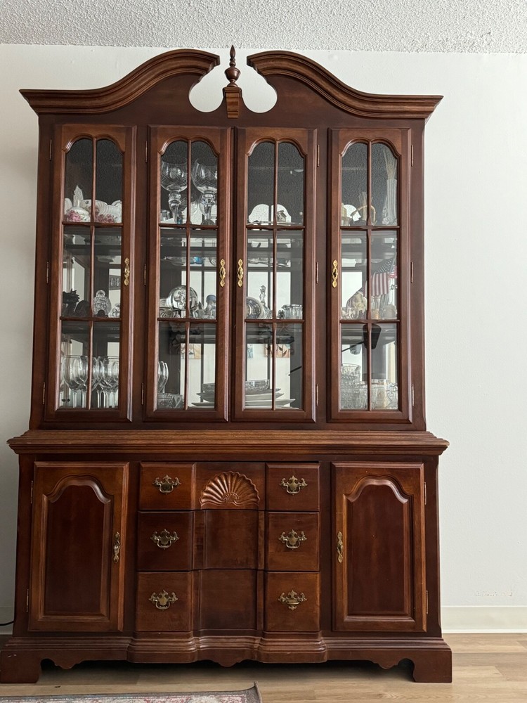Thomasville China Cabinet