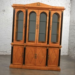 1995 Biedermeier Style Thomasville Grand Classics Line Breakfront China Hutch