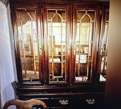 VTG Broyhill Heirloom Hutch Cherry Wood Buffet Storage Cabinet Brass Hardware 80