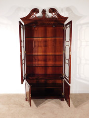 KINDEL Winterthur Collection Mahogany 2 Piece Display Curio Cabinet Breakfront