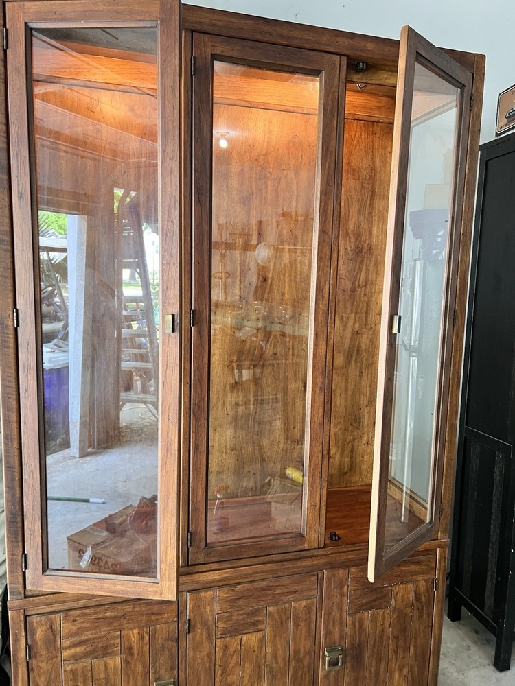 Solid Oak Lighted Drexel Antique China Cabinet. Three Glass Shelves Included.