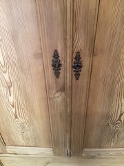 Antique Pine Two Door Wardrobe Cabinet With Removable Shelf & Bar Has Rack