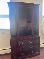 Henredon George III Style Mahogany Breakfront China Cabinet – Glass Doors