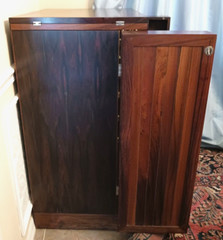 Mid Century Modern Vintage Rosewood Expandable Top Rolling Bar cabinet