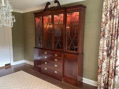 Vintage Baker Furniture Mahogany Georgian Style Lighted Breakfront Cabinet