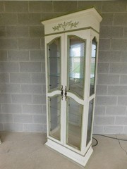 Hekman French Country Style Alabaster Lime Green Lighted Curio Cabinet