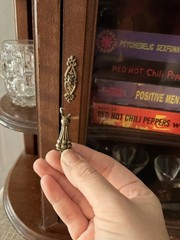 Vtg Glass Front Classy Wooden Table Curio Wall Hanging Curio Cabinet Decorative