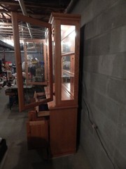 Vintage Wooden Oak China Cabinet Hutch Cupboard Buffet Lighted Eagle Industries