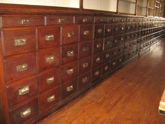 WeShip!30 Ft Oak Pharmacy Apothecary Cabinet Display 133Drwr 1890-1900 Original