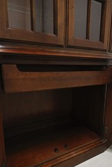 HICKORY CHAIR Cherry Traditional Canted China Display Cabinet