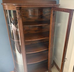 Antique Curved Glass Oak Curio Cabinet 65’h x 36″w x 15″d