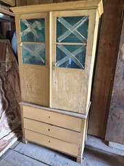 18th-CENTURY CUPBOARD Original Paint To Restore