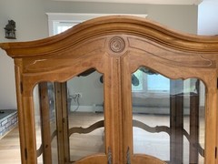 Ethan Allen Display Cabinet in excellent condition!