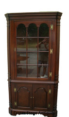 62139 HENKEL Harris Virginia Galleries 12 Pane Corner China Cabinet Curio