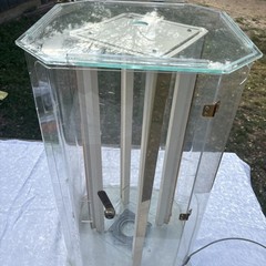 Vtg Clear Plastic and Brass Curio Cabinet Display Case EXCELLENT Condition