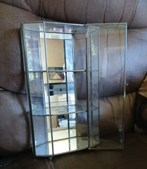 METAL GLASS DISPLAY CABINET TRINKET SHELF MIRRORED 3 SHELVES HANG OR STAND