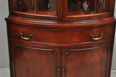 Vintage Morganton Duncan Phyfe Mahogany Bow Front Corner China Cabinet Curio