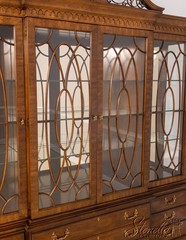 68209: HENREDON Rittenhouse Square Mahogany Breakfront China Cabinet