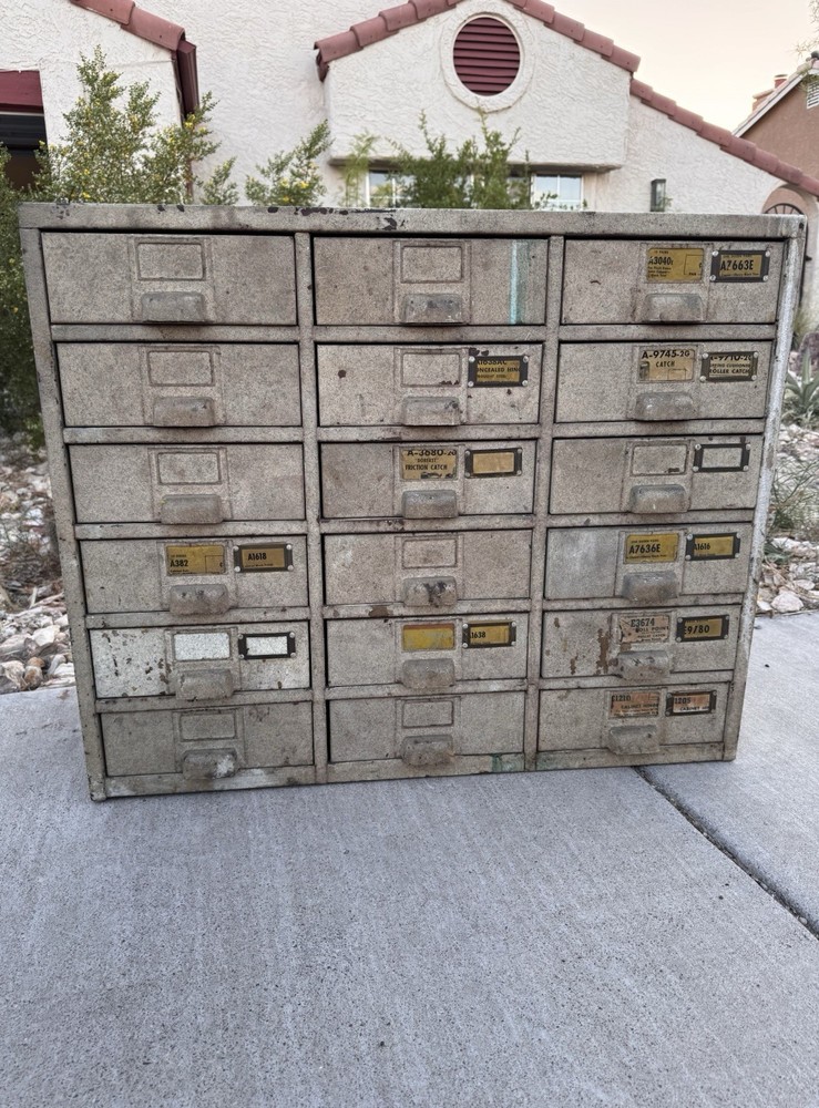 Vintage Industrial 18 Drawer Metal Parts Machinist Cabinet 30.5 x 13.5 x 25