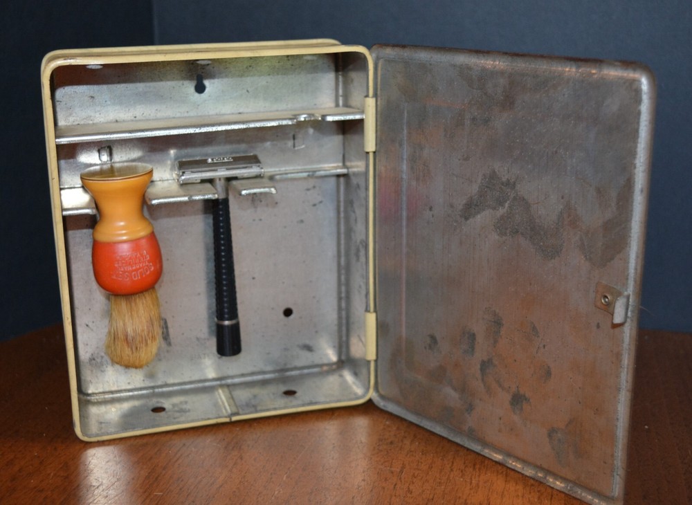 Antique SAFETEE Shaving Cabinet WALL MOUNT w/ Shaving Brush & Razor