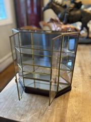 3 Shelve Brass, Glass Display Cabinet w/ Mirror and Double Glass Doors wood base