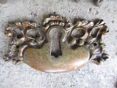 VICTORIAN FANCY DRESSER DRAWER PULL Set 4 & ESCUTCHEON ORIGINAL SALVAGED