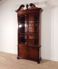 KINDEL Winterthur Collection Mahogany 2 Piece Display Curio Cabinet Breakfront