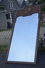 Queen Anne Burl Veneer Mirror by Baker Furniture in Excellent Condition 